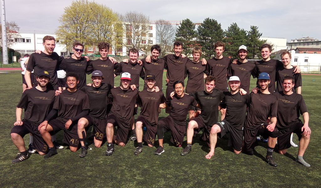 Izno invite tornooi in Parijs
